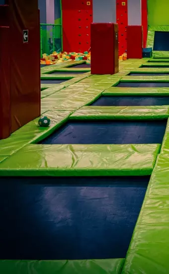 25 батутов на большой арене